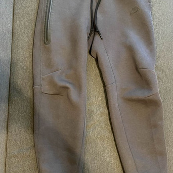 Nike tech fleece pants