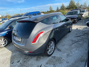 LANCIA DELTA, 2,0 D 120 KWT, VARUOSAD (4 foto / 10)