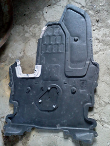 BMW-5 M (E60/E61) 06.2003-06.2010 (8 фото из 8)