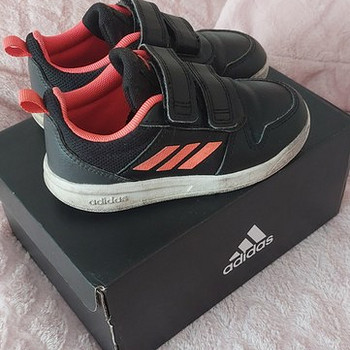Adidase tossud 24s