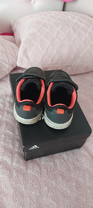 Кроссовки Adidas 24 размера (2 фото из 2)
