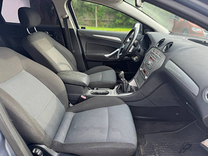 FORD MONDEO (7 фото из 9)