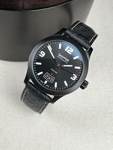Eberhard & Co. - Aiglon Noir Grande Taille Date (3 foto / 7)