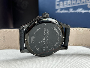 Eberhard & Co. - Aiglon Noir Grande Taille Date (5 foto / 7)