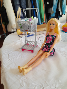 Barbie с тележкой для еды (1 фото из 6)