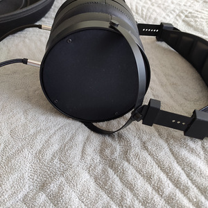 Наушники Monolith m1060c (3 фото из 9)