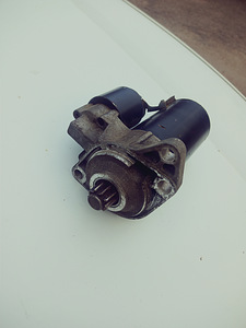 Starter volkswagen caddy 1.9 d. 1998a. (2 foto / 3)