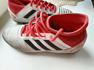 Jalgpalli tossud Adidas Predator (suurus 36, 2/3, 23cm) (2 foto / 3)