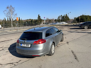 Opel Insignia 103 kW Ecotec 1.8 Sports Tourer SW (2 фото из 13)
