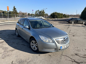 Opel Insignia 103 kW Ecotec 1.8 Sports Tourer SW (4 фото из 13)