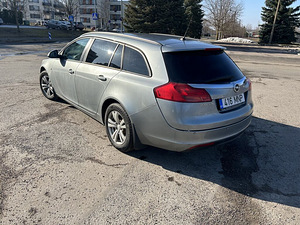 Opel Insignia 103 kW Ecotec 1.8 Sports Tourer SW (5 фото из 13)