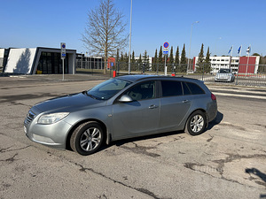 Opel Insignia 103 kW Ecotec 1.8 Sports Tourer SW (1 фото из 13)