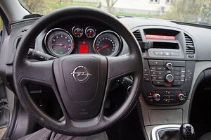 Opel Insignia 103 kW Ecotec 1.8 Sports Tourer SW (8 фото из 13)