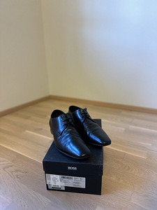 Hugo Boss 42,5 (1 фото из 1)