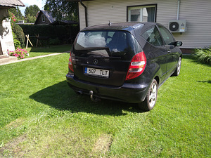 Mercedes-Benz A-200 (6 фото из 9)