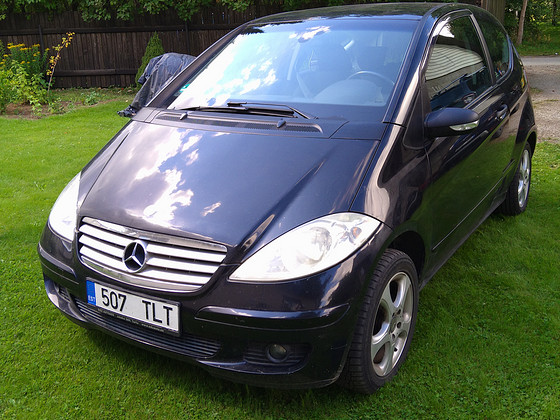 Mercedes-Benz A-200