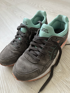 Кроссовки Asics (1 фото из 4)