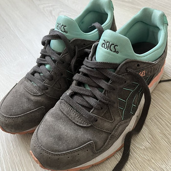 Кроссовки Asics