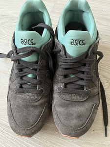 Кроссовки Asics (2 фото из 4)