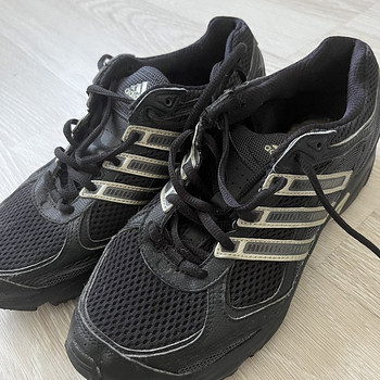 Adidas tennised/tossud/sneakers