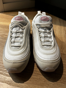 Кроссовки Nike размер 40 (2 фото из 5)