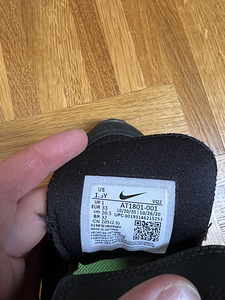 Кроссовки Nike, размер 33 (2 фото из 3)