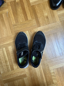 Кроссовки Nike, размер 33 (3 фото из 3)