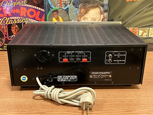 Усилитель мощности Marantz 300DC (3 фото из 4)
