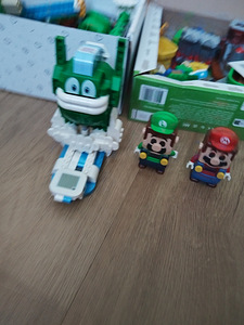 Lego Mario (2 фото из 2)