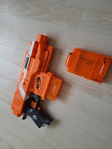 Продается nerf (2 фото из 6)