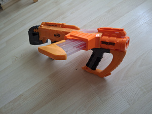 Продается nerf (4 фото из 6)