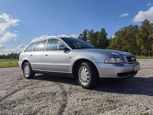 Audi a4 (2 фото из 13)