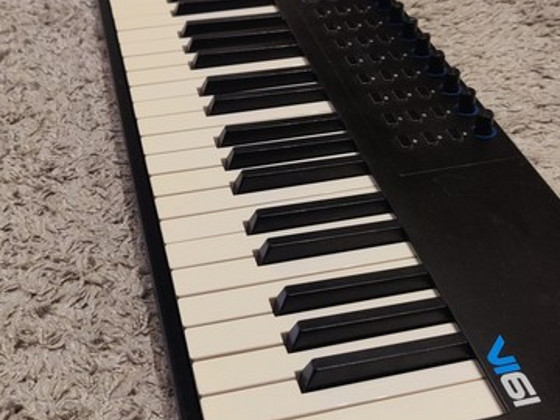 Müüa MIDI klaviatuur Alesis VI61