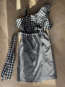Calvin Klein kleit (4 foto / 5)