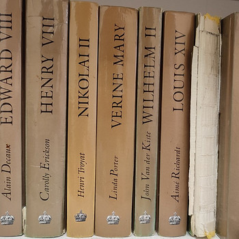 Продаются книги (Эдуард VII, Вильгельм VII, Елизавета I и др.)