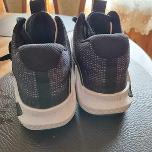 Nike KD Trey 5 X размер 42 (5 фото из 5)