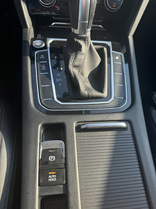 Volkswagen Passat 2.0 R4 140kW R-line 4Motion (12 фото из 15)