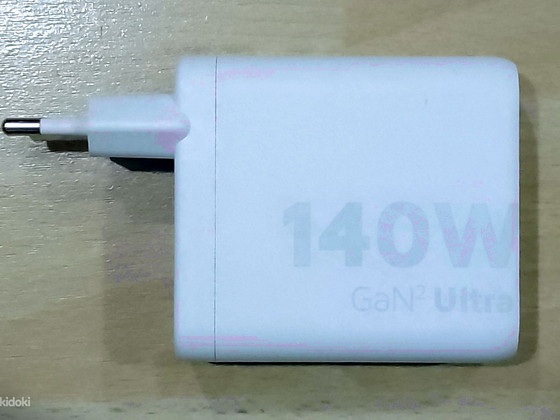 Адаптер питания Xstorm 140W GaN2 Ultra, 4x разъема