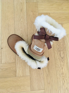 UGG (1 фото из 1)