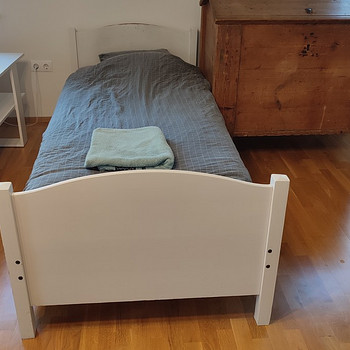 Müüa täispuidust 80cm voodi koos madratsiga