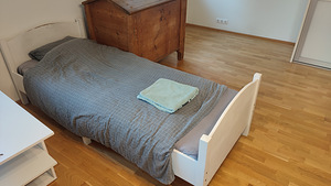 Müüa täispuidust 80cm voodi koos madratsiga (2 foto / 2)