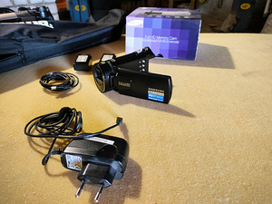 Видеокамера Samsung HMX-H304BP/EDC (3 foto / 4)