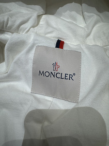 Moncler baby snowsuit (6 foto / 8)