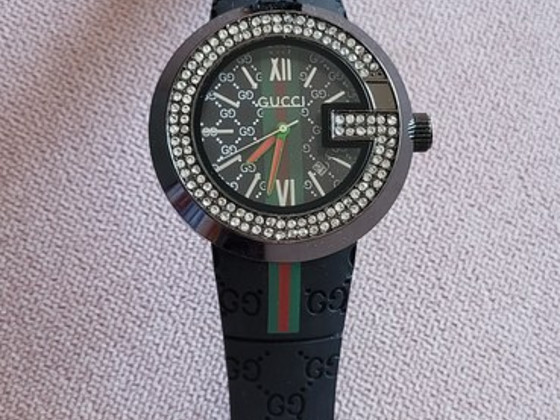 Часы Gucci