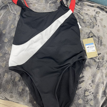 Uus Nike ujumistrikoo