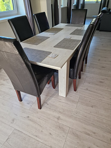 Продажа обеденного стола со стульями (3 фото из 5)