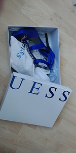 Босоножки Guess (1 фото из 5)