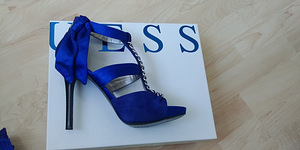 Босоножки Guess (4 фото из 5)
