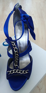 Босоножки Guess (5 фото из 5)