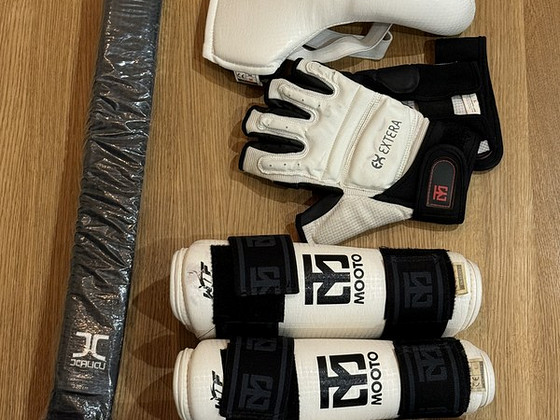 Kaitse, varustus taekwondo jaoks suurus, L ja M